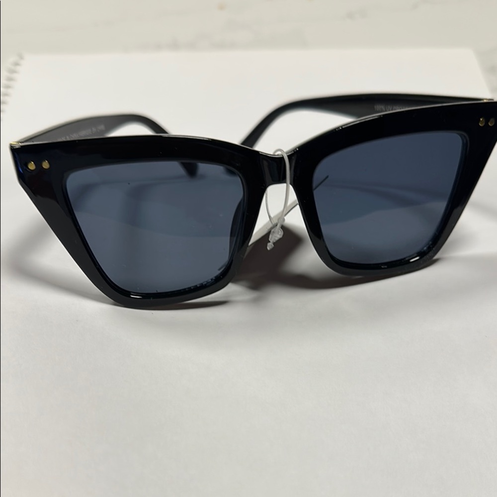 NWT- Fantas-Eyes 1989 Black Cat-Eye Sunglasses